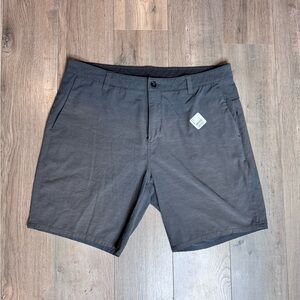 Vuori Men's Charcoal Aim Shorts sz 36